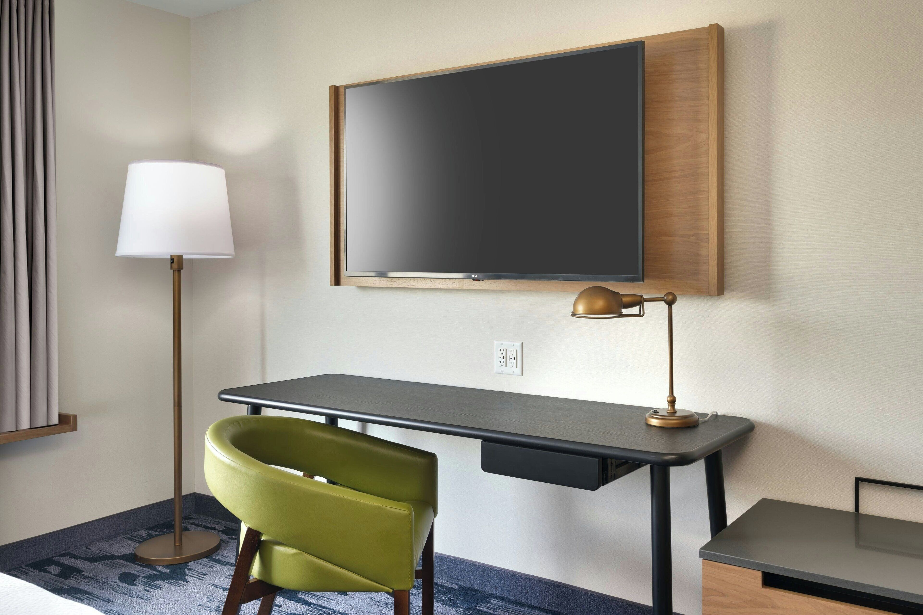 room, 1 king bed | 1 bedroom, in-room safe, individually furnished, desk