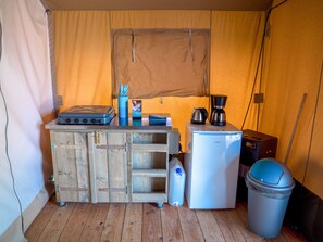 Fridge, stovetop, coffee/tea maker, cookware/dishes/utensils