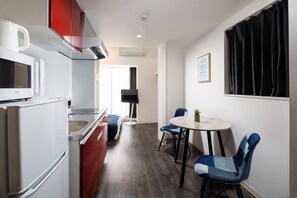 Basic Quadruple Room | In-room dining - Flat34 Kitahorie (Osaka)