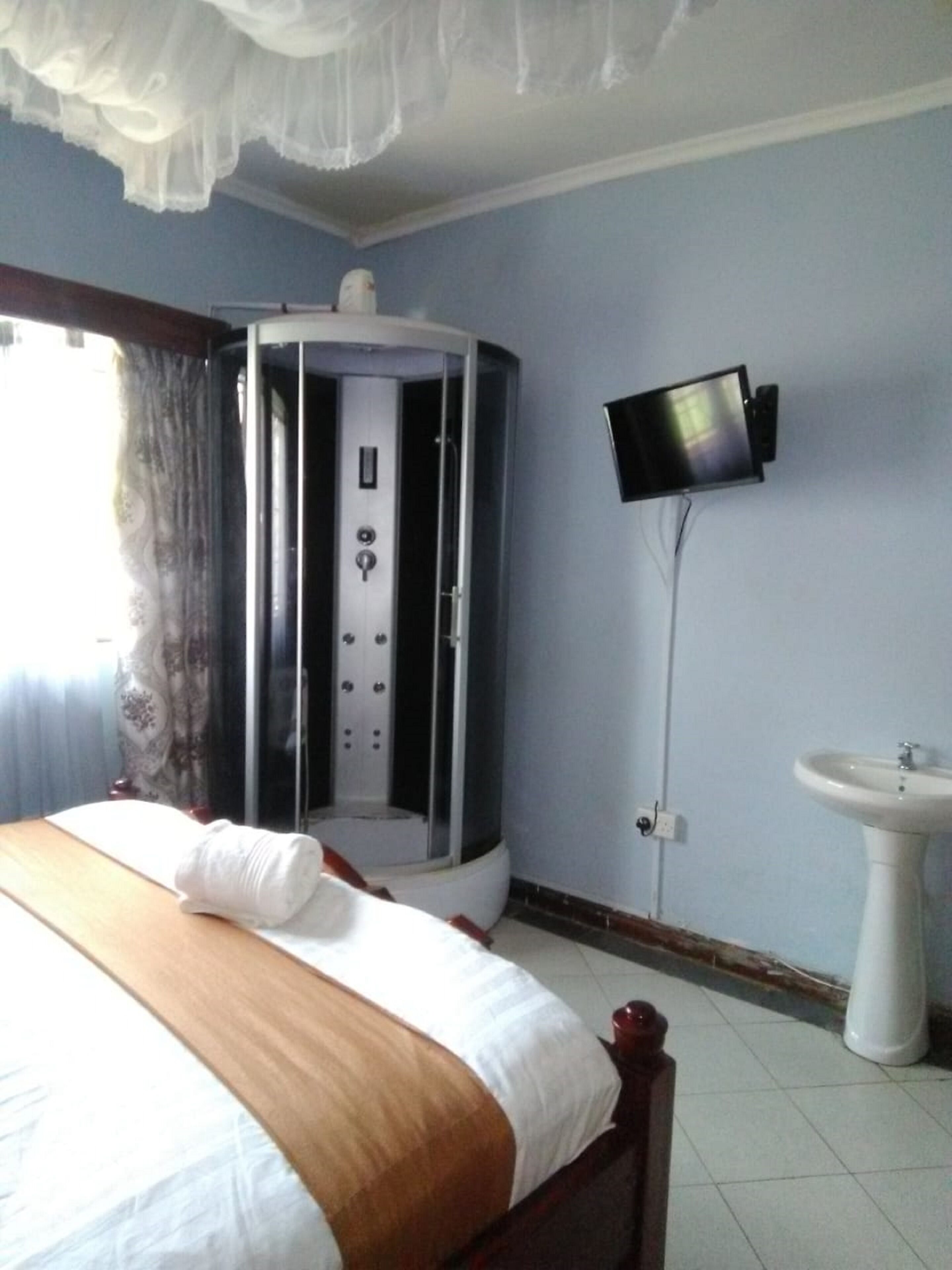 Bureau, Wi-Fi gratuit, draps fournis