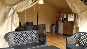 Tent (Safari tent 6 persons ) | Terrace/patio - Camping le Confluent (Comblain-au-Pont)