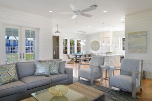 Älytelevisio, takka, DVD-soitin, kirjoja