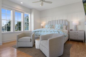 5 makuuhuonetta, silitysrauta/-lauta, vauvan matkasänky, internet