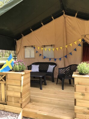 Nôi/giường cho trẻ sơ sinh (phụ phí) 