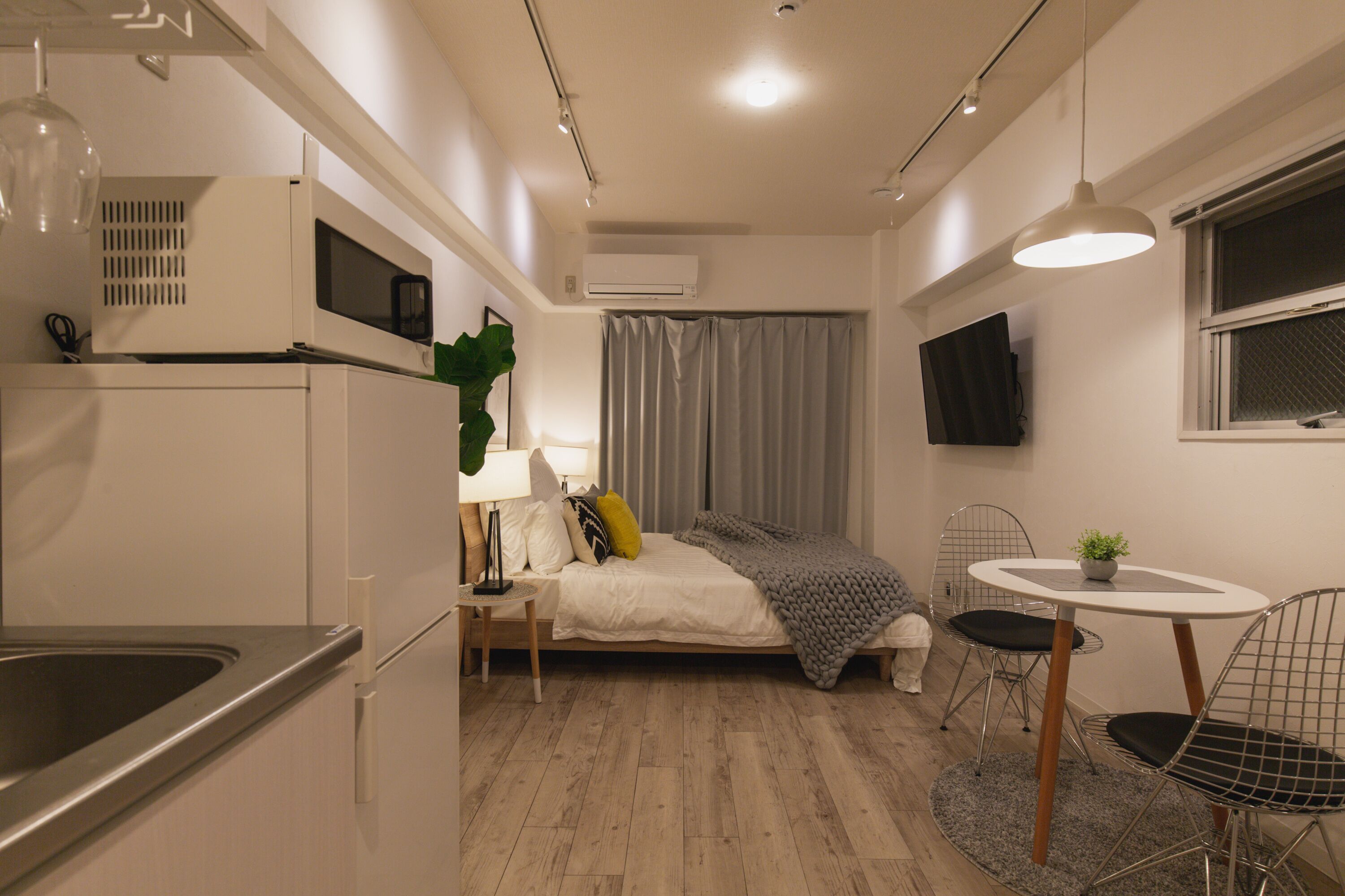 อพาร์ทเมนท์ (5-A) | บริเวณนั่งเล่น | ทีวีจอแบน