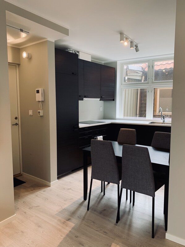 City Apartment | In-room dining - Downtown Apartment (Bergen)