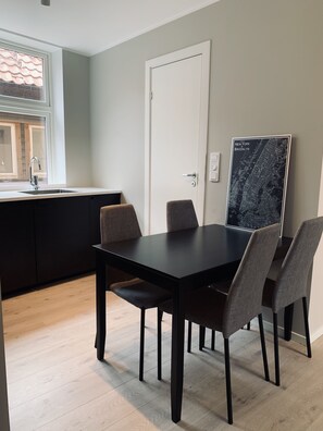 City Apartment | In-room dining - Downtown Apartment (Bergen)
