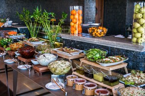 Breakfast, lunch, dinner served; kosher dishes, golf course views  - Dreamland Golf Hotel (Baku)