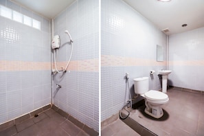 Regadera, bidet, toallas, jabón