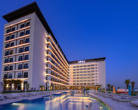 Rove La Mer Beach - Image 3