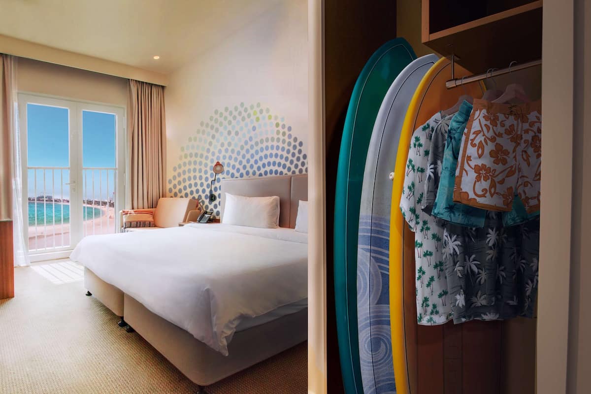 in-room safe, desk, laptop workspace, blackout curtains