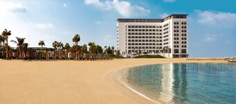 Rove La Mer Beach