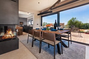 Dining - Villa Mare Exclusive with infinity pool and fitness studio near the beach. (Poreč)