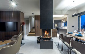 Dining - Villa Mare Exclusive with infinity pool and fitness studio near the beach. (Poreč)