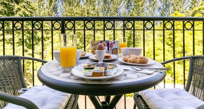 Luxusapartment Belfast mit Blick auf die Titanic im grünen Blick auf das Schloss von Belfast
