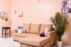 Living area - COSY ONE BEDROOM APARTMENT WITH Wi-Fi 5Mins FROM NAIVASHA TOWN (Naivasha)