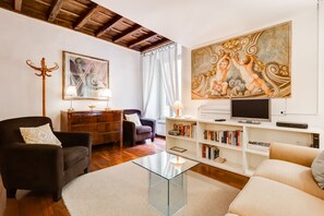 Interior - Historical Apartment near Spanish Steps (Rome)