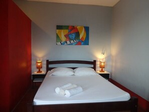 Habitación superior | Escritorio, espacio para trabajar con laptop y wifi gratis 