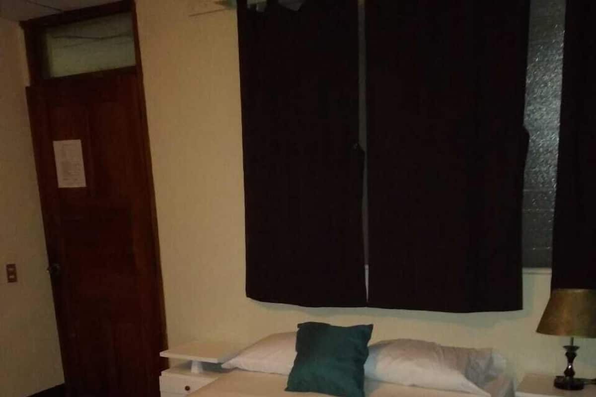 Estudio estándar | Escritorio, espacio para trabajar con laptop y wifi gratis