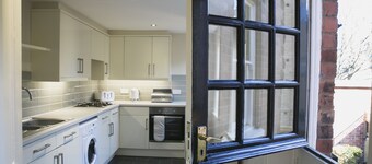 Deluxe 4 bedroom town house