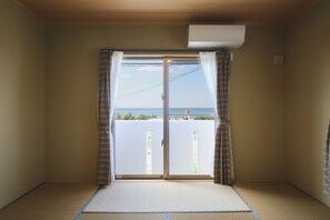 5 bedrooms, free WiFi, bed sheets