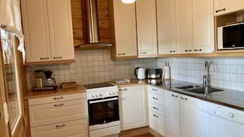 Villa Kukka | 2 bedrooms, premium bedding, individually decorated