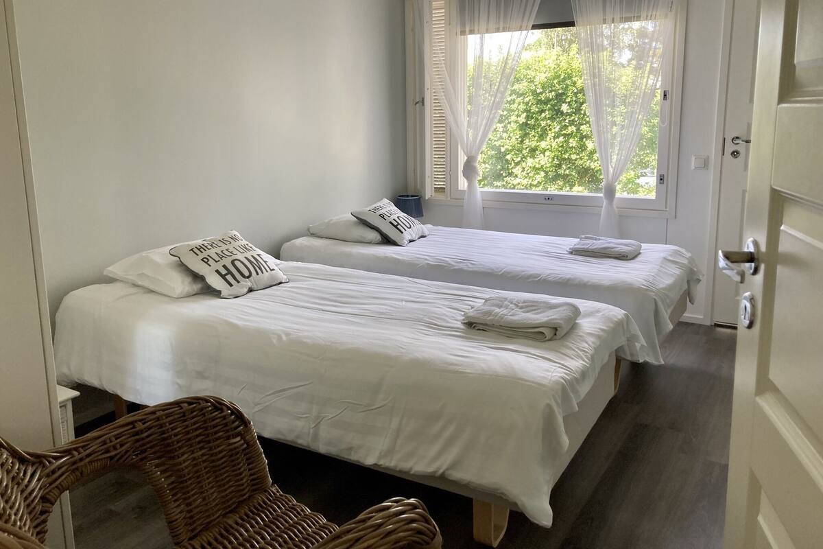 Apartment Koto | Premium bedding, blackout drapes, soundproofing, iron/ironing board