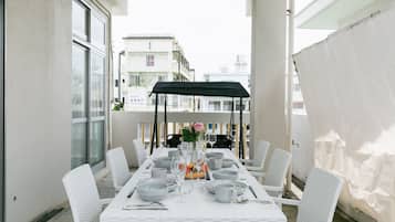 Aja | Terrace/patio