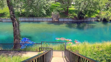 Condo, 3 Bedrooms | Property grounds