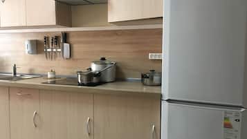 Fridge, microwave