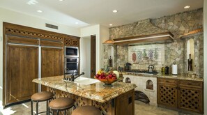 Villa (6 Bedrooms) | Property amenity