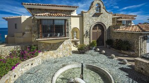 Villa (6 Bedrooms) | Property amenity