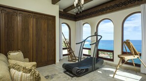 Villa (6 Bedrooms) | Property amenity