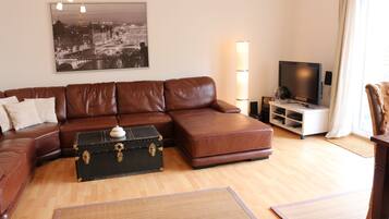 Fernseher, Videospiele, DVD-Player, Musikbibliothek