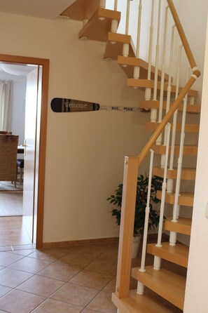 Interior - 200 m vom Yachthafen Entfernt Ansprechendes 5 Zi. Ferienhaus mit 3 Schlafzimmern (Greifswald)