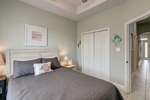3 bedrooms, travel crib, free WiFi, bed sheets