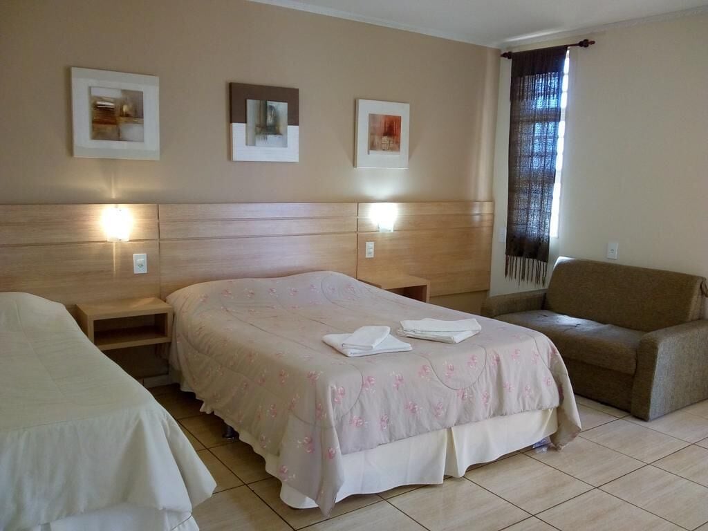 Alpehytte – superior | 1 soverom, allergitestet sengetøy, minibar og wi-fi (inkludert)