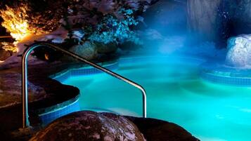 Bathtub spa outdoor