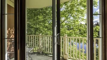 Bondurant 95.02 | Balcony