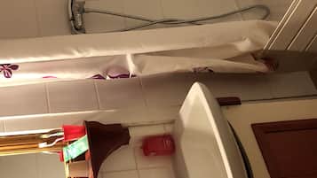 Double Room | Bathroom | Shower, hair dryer, towels