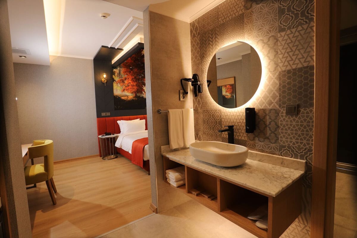 Standard Double Room | 2 bedrooms, minibar, in-room safe, individually decorated
