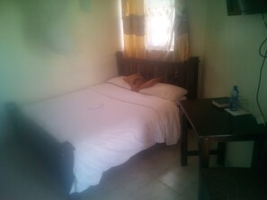 Single Room | Free WiFi, bed sheets - Marina Guest House (Ruiru)