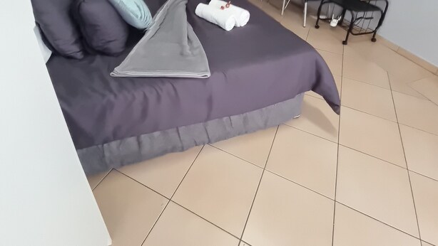 Suite Deluks, 1 Tempat Tidur Double | Meja kerja, ruang kerja ramah laptop, dan setrika/meja setrika