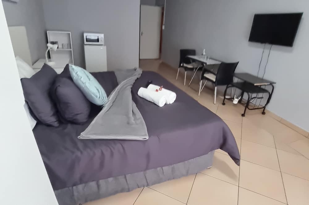 Stay @ Home Airport Lodge