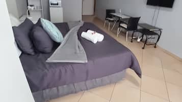 Deluxe Suite, 1 Double Bed | Desk, laptop workspace, iron/ironing board, free WiFi