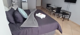 Stay @ Home Airport Lodge