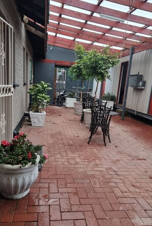 Exterior - Stay @ Home Airport Lodge (Kempton Park)