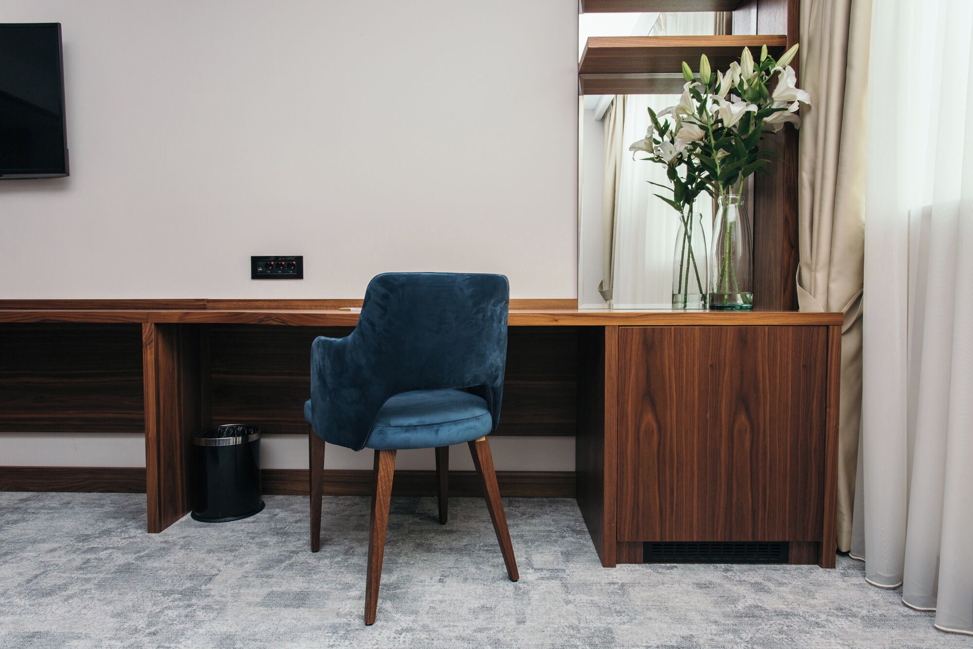 1 bedroom, hypo-allergenic bedding, minibar, in-room safe