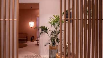 Couples treatment rooms, body treatments, aromatherapy