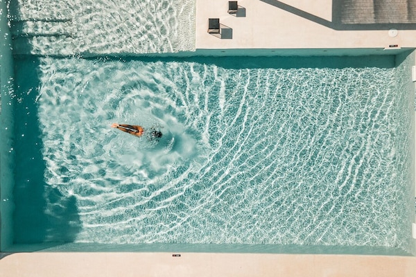 Seasonal outdoor pool, pool umbrellas, sun loungers
